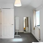 Dings House With Free Parking In Super South West Location By Stae-homes Semesterbostad Bristol