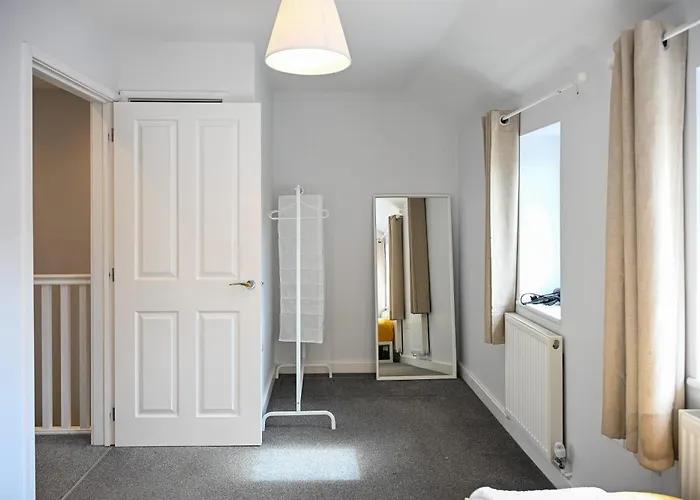 Dings House With Free Parking In Super South West Location By Stae-homes Semesterbostad Bristol