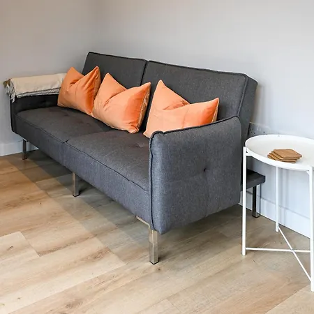 Dings House With Free Parking In Super South West Location By Staystaycations