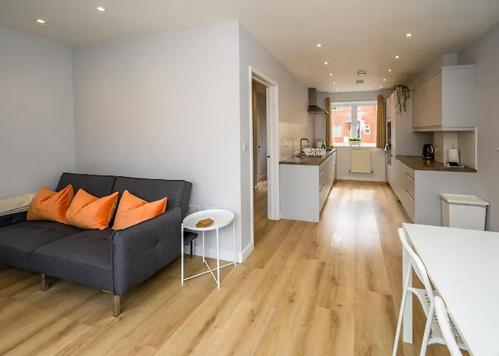 Nyaraló Dings House With Free Parking In Super South West Location By Stae-homes *